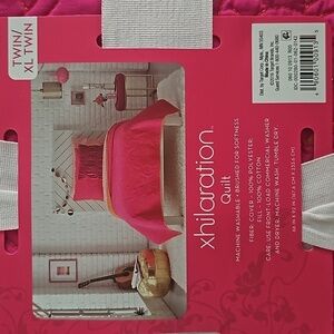 New Xhilaration Disco Pink Quilt Twin/XL Twin Pink Orange